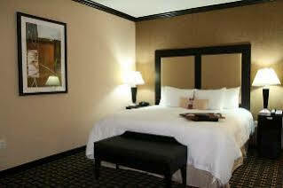 Hampton & North Hotel 3*